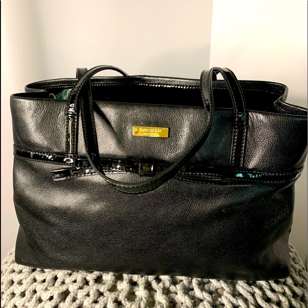♠️♠️♠️Kate Spade, Black And Patent Leather, Shoulder Bag - Great Organizing Bag